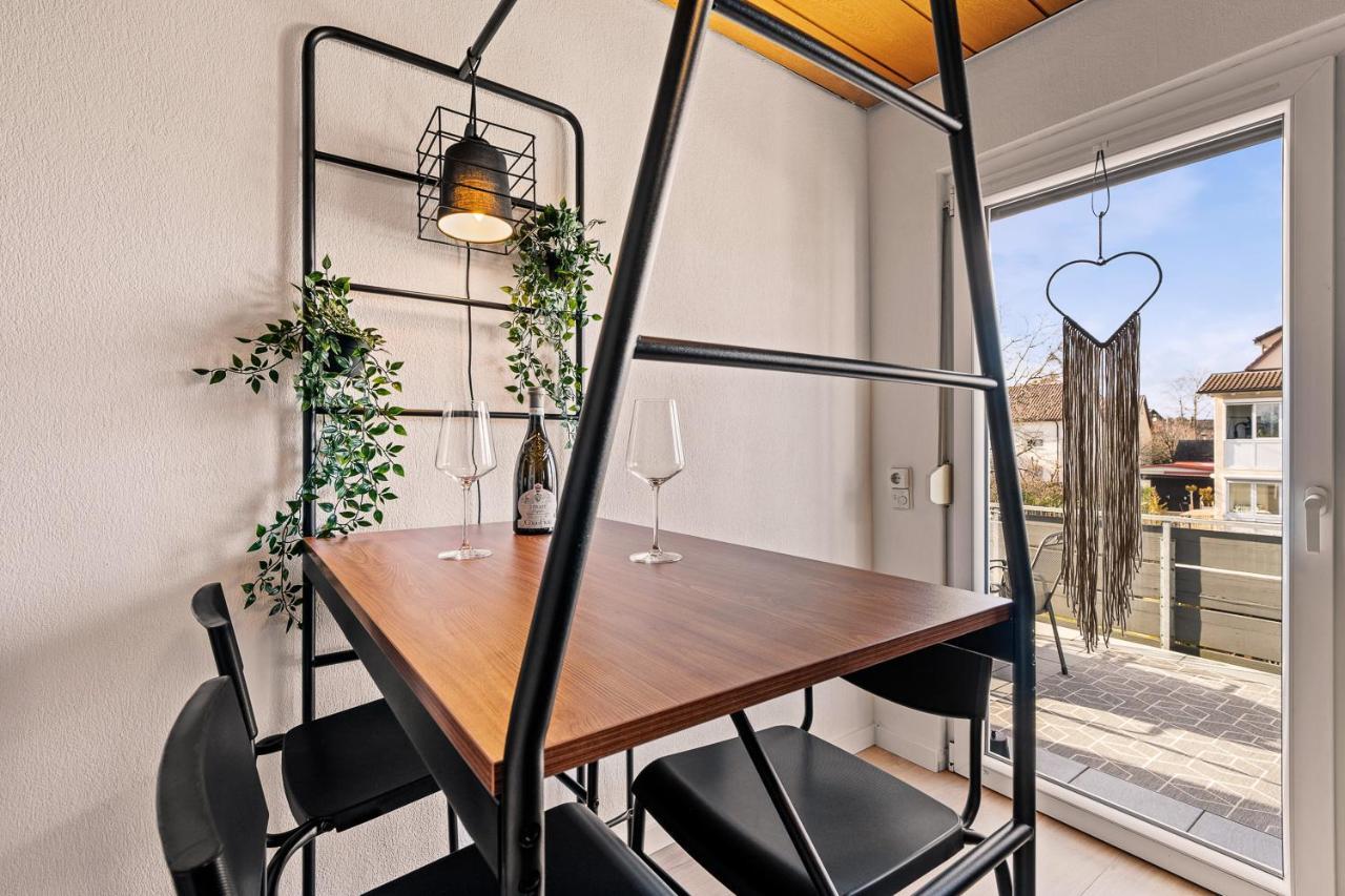 Apartment Fuer Bis Zu 6 Personen Mit Terrasse Und Klima フリードリヒスハーフェン エクステリア 写真